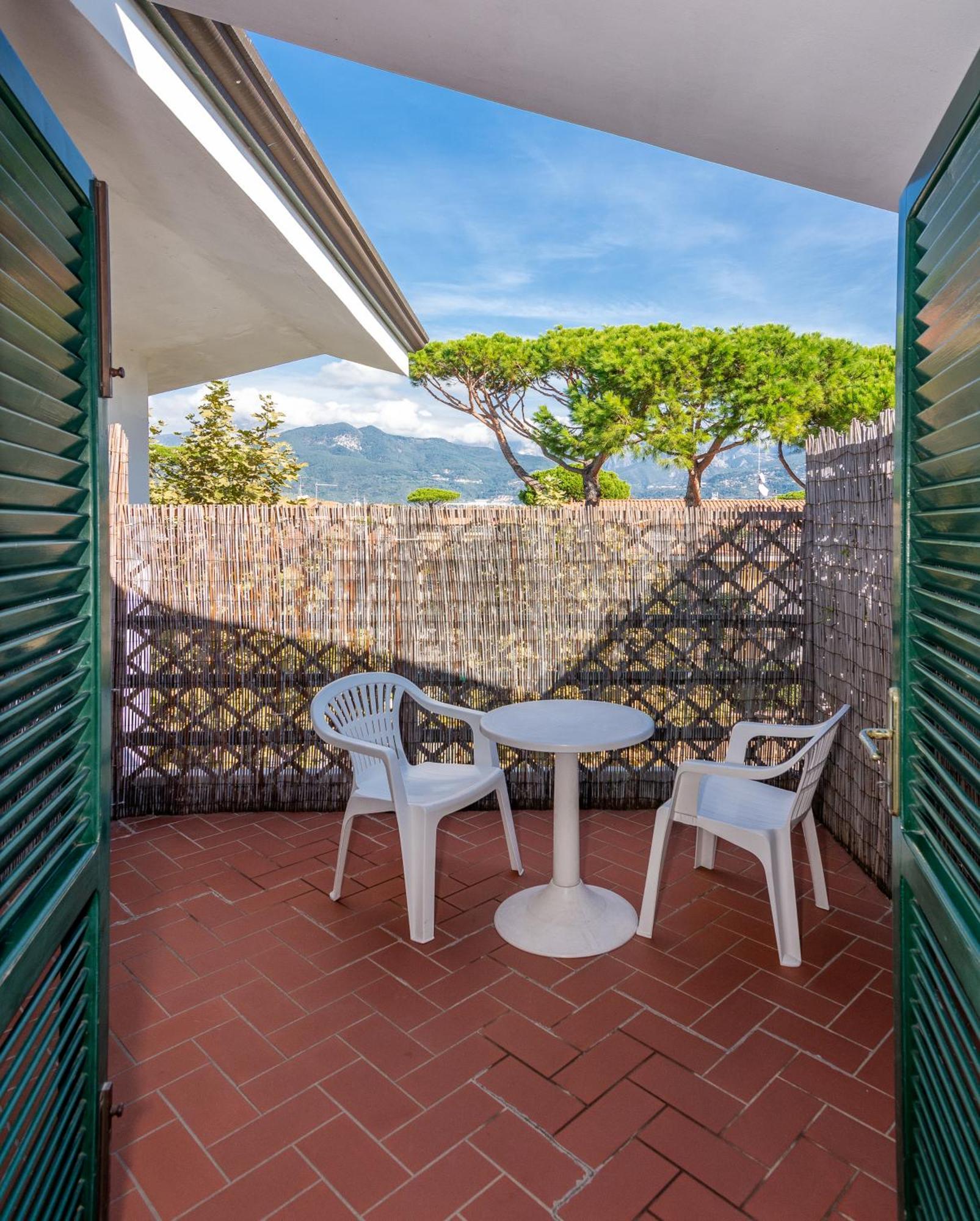 Hotel Eura Marina di Massa Kültér fotó