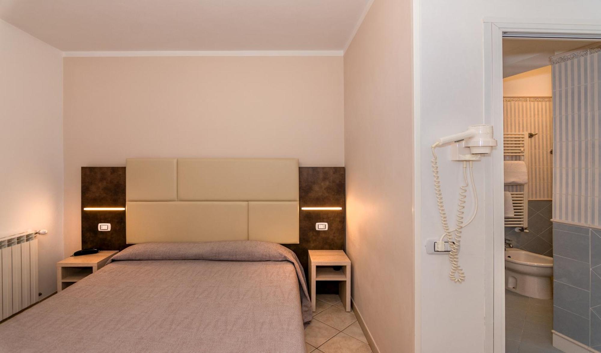 Hotel Eura Marina di Massa Kültér fotó