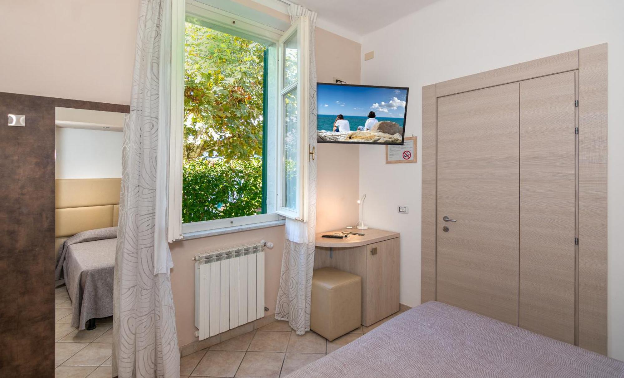 Hotel Eura Marina di Massa Kültér fotó