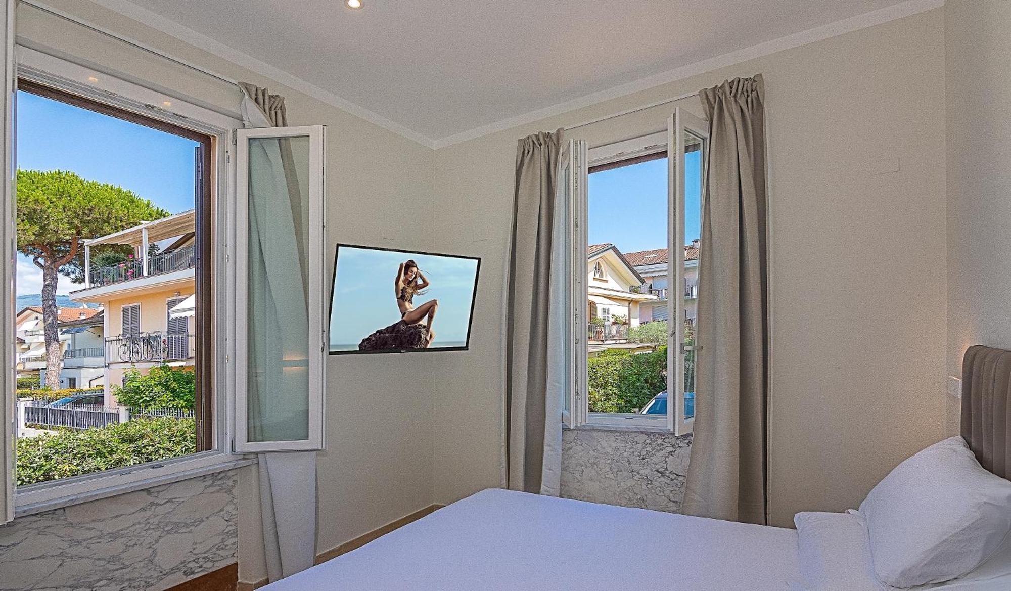 Hotel Eura Marina di Massa Kültér fotó