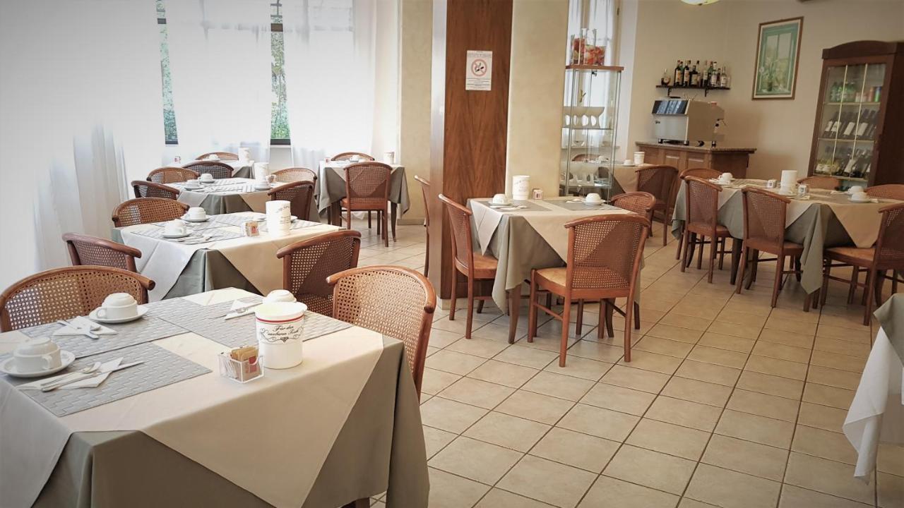 Hotel Eura Marina di Massa Kültér fotó